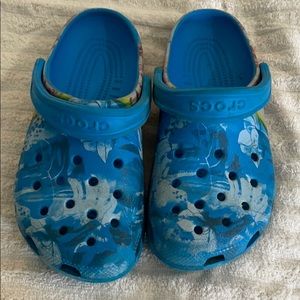 Hawaiian print Crocs